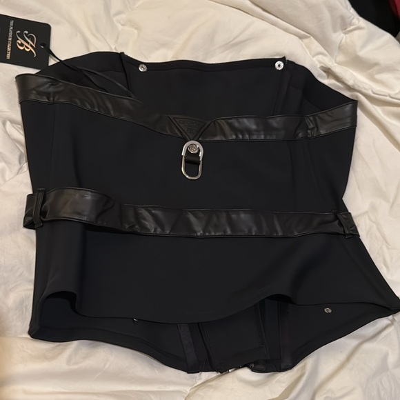 Black Corset with Belt and Zipper - Picture 13 of 17